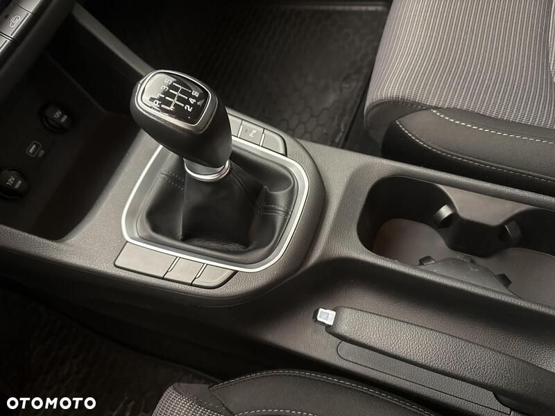 Hyundai i30 1.5 DPI Classic + - 17