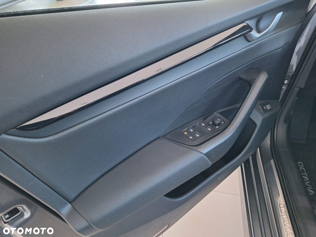 Skoda Octavia 2.0 TDI Edition 130 Selection DSG - 9