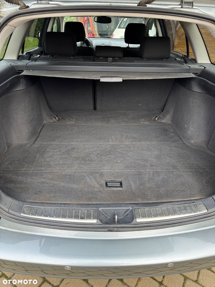 Toyota Avensis 2.0 D-4D - 13