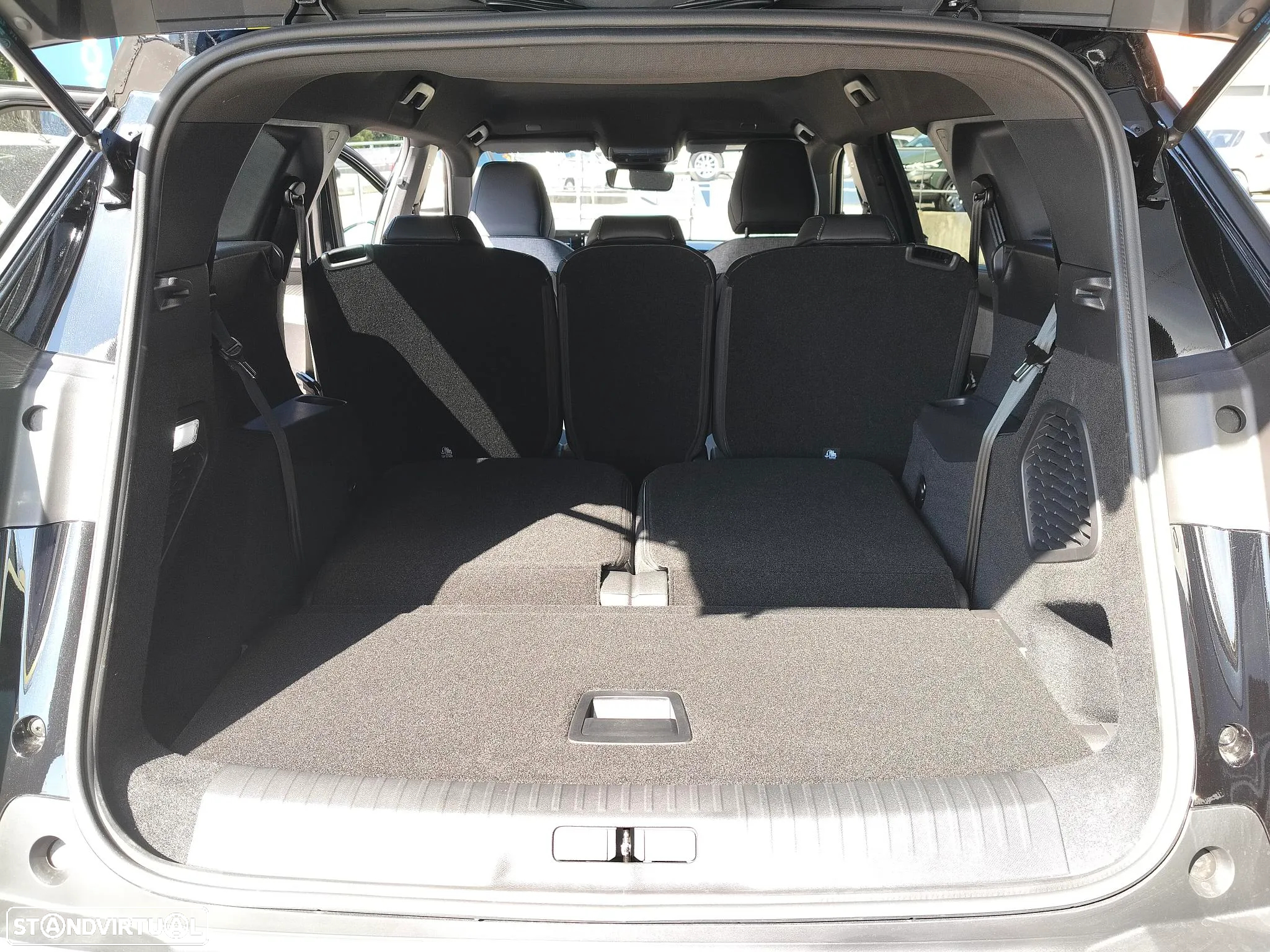 Peugeot E-5008 73 kWh Allure - 11
