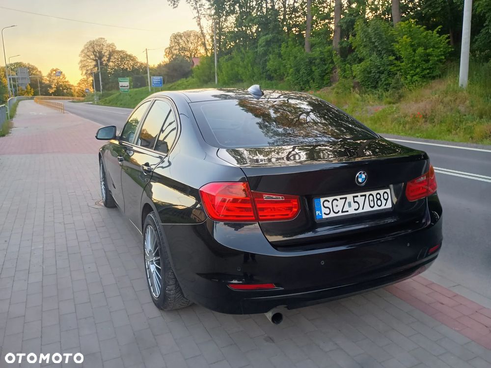BMW Seria 3 320d Luxury Line - 4