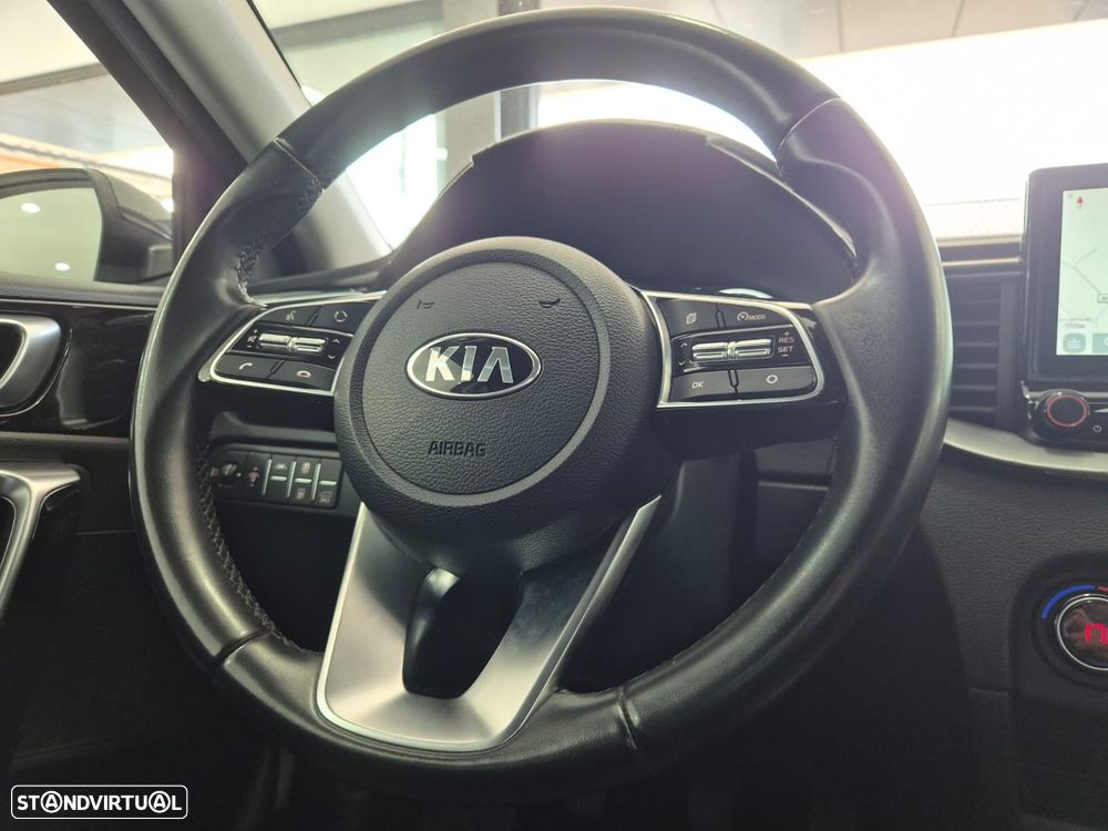 Kia XCeed 1.6 CRDi MHEV Tech+SRF - 13