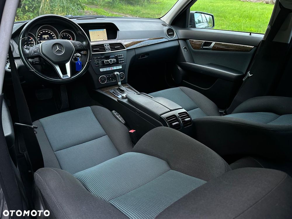 Mercedes-Benz Klasa C 250 CGI BlueEff Avantgarde - 18