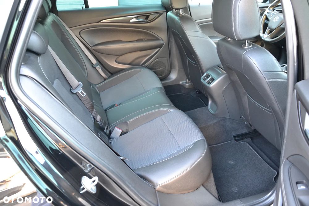 Opel Insignia - 8