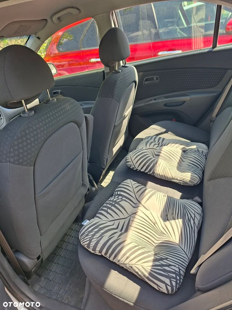 Kia Rio - 3