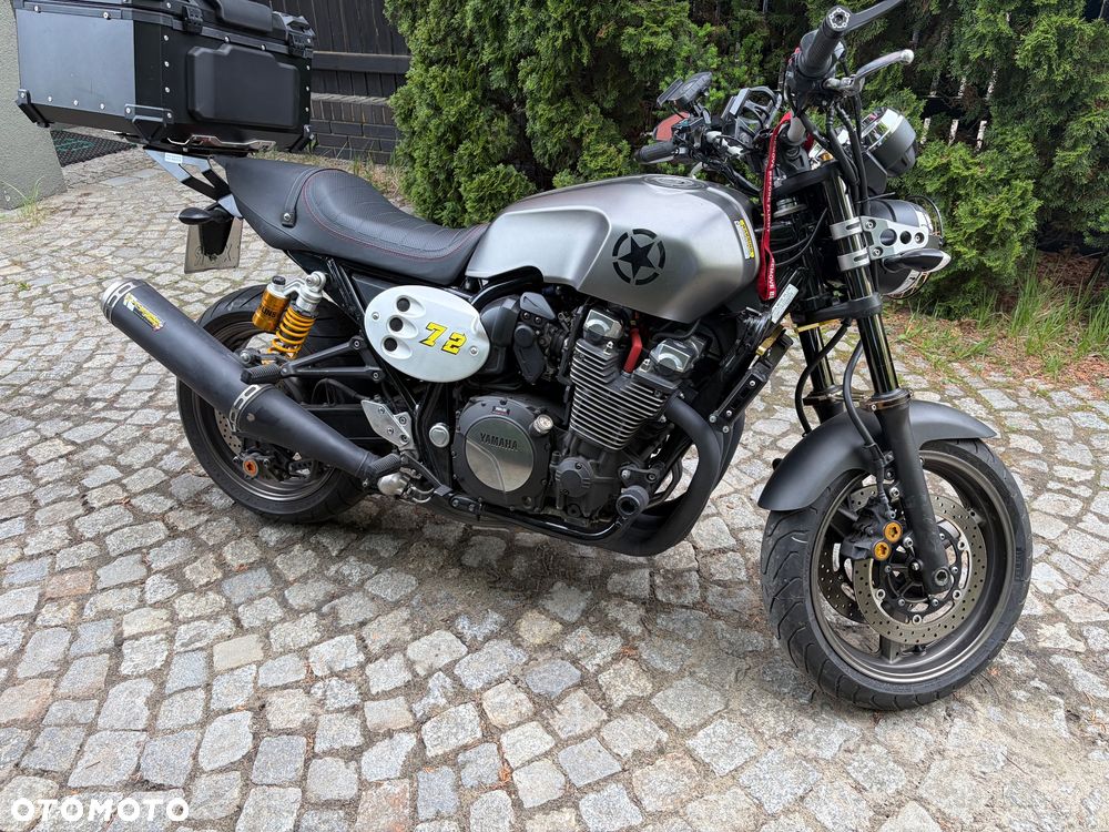 Yamaha XJR - 7