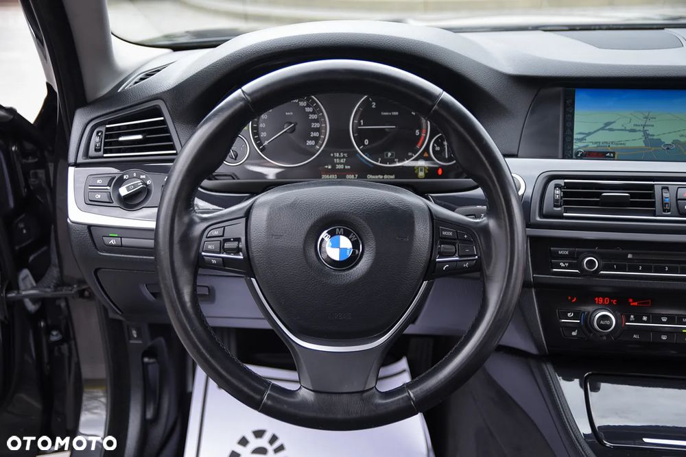 BMW Seria 5 520d - 37