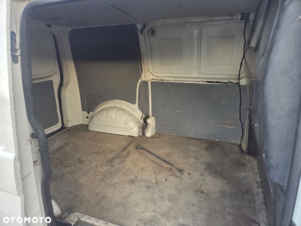 Volkswagen Transporter - 12