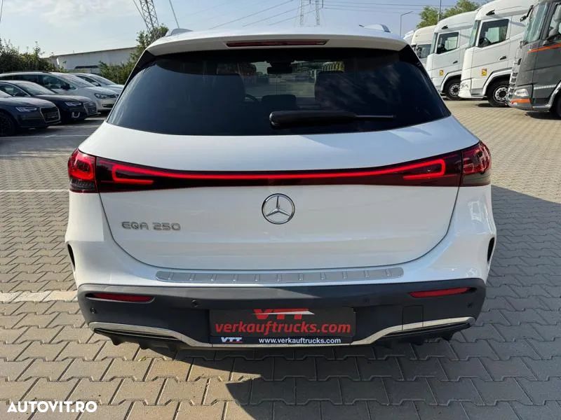 Mercedes-Benz EQA 250 AMG Line - 4