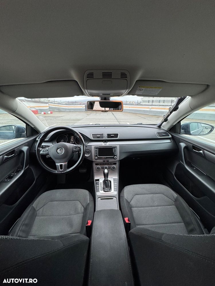 Volkswagen Passat 2.0 TDI BlueMotion Technology DSG Comfortline - 4