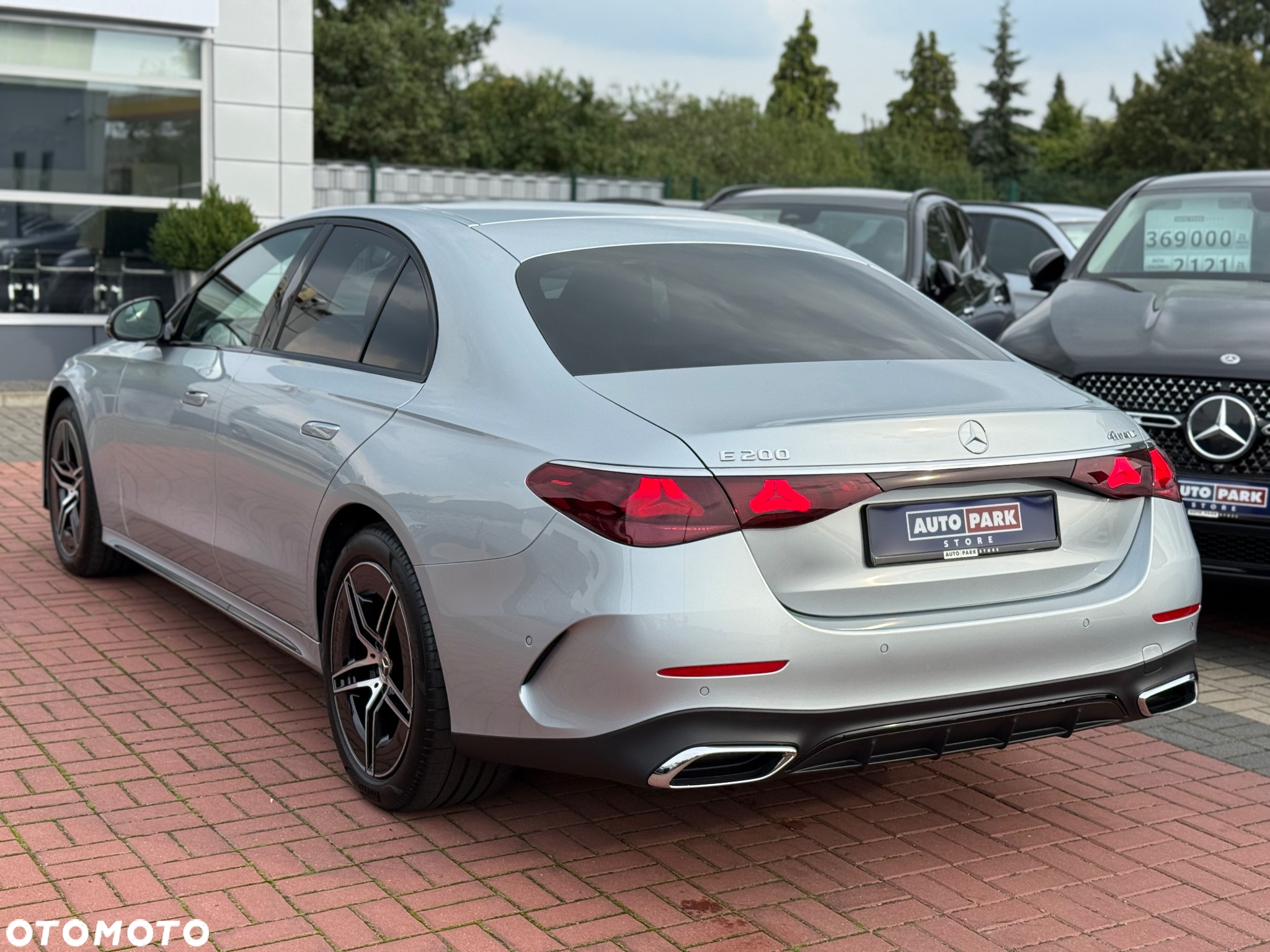 Mercedes-Benz Klasa E 200 mHEV 4-Matic AMG 9G-Tronic - 4