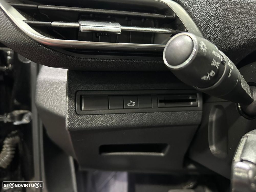 Peugeot 5008 1.5 BlueHDi Allure EAT8 - 41