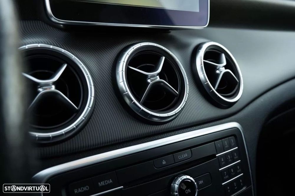 Mercedes-Benz CLA 200 - 20