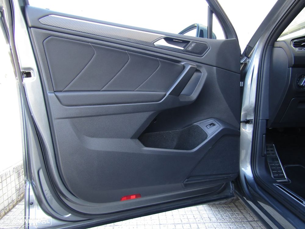 VW Tiguan Allspace 2.0 TDI R-Line DSG - 13