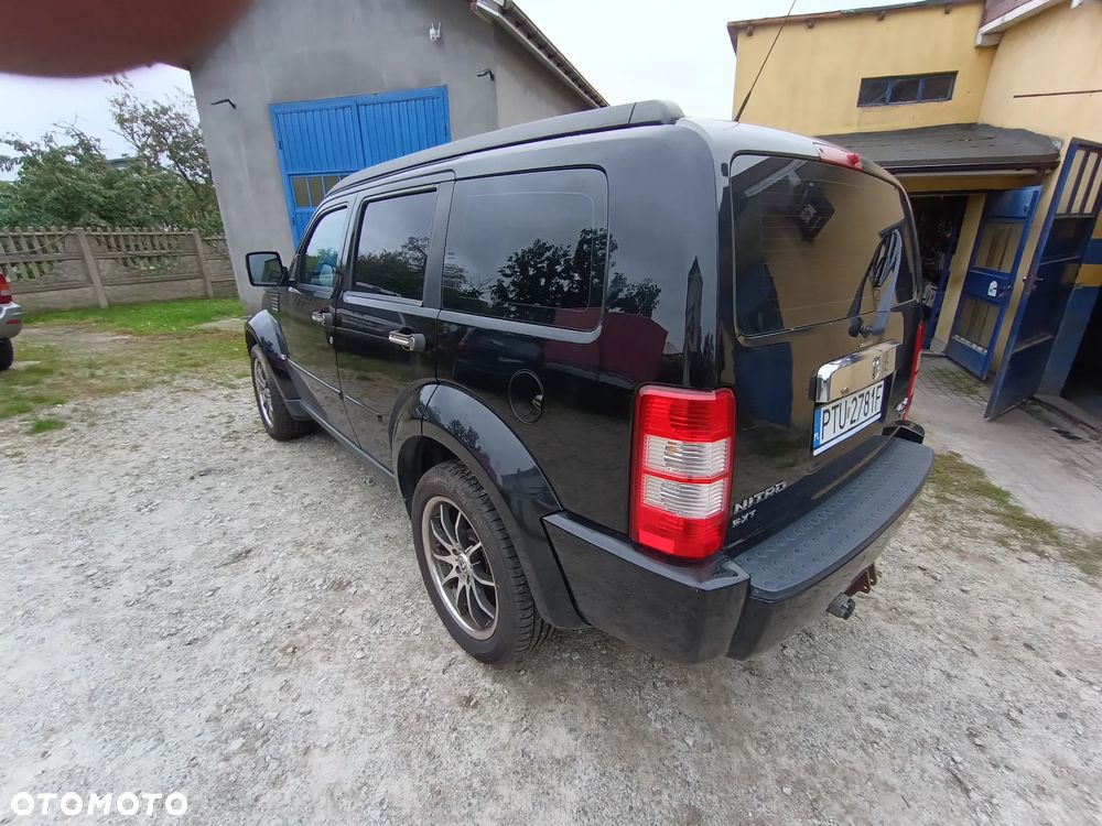 Dodge Nitro 2.8 CRD SXT - 3