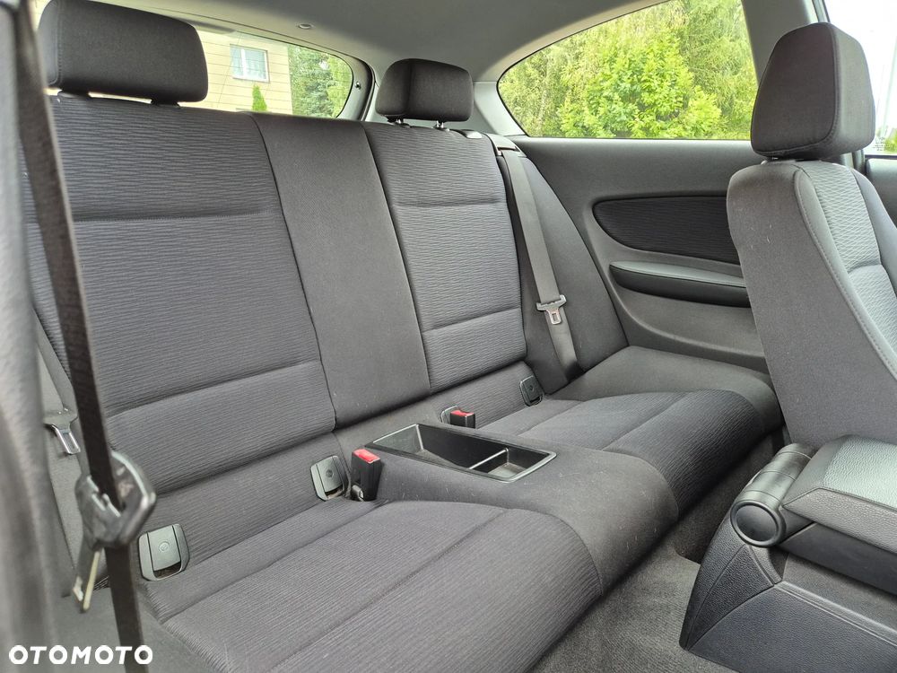 BMW Seria 1 118d Sport Line - 16