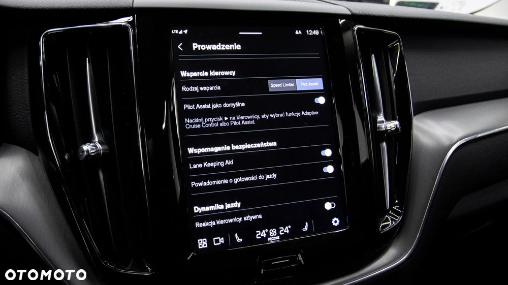 Volvo XC 60 B4 B Momentum Pro - 26