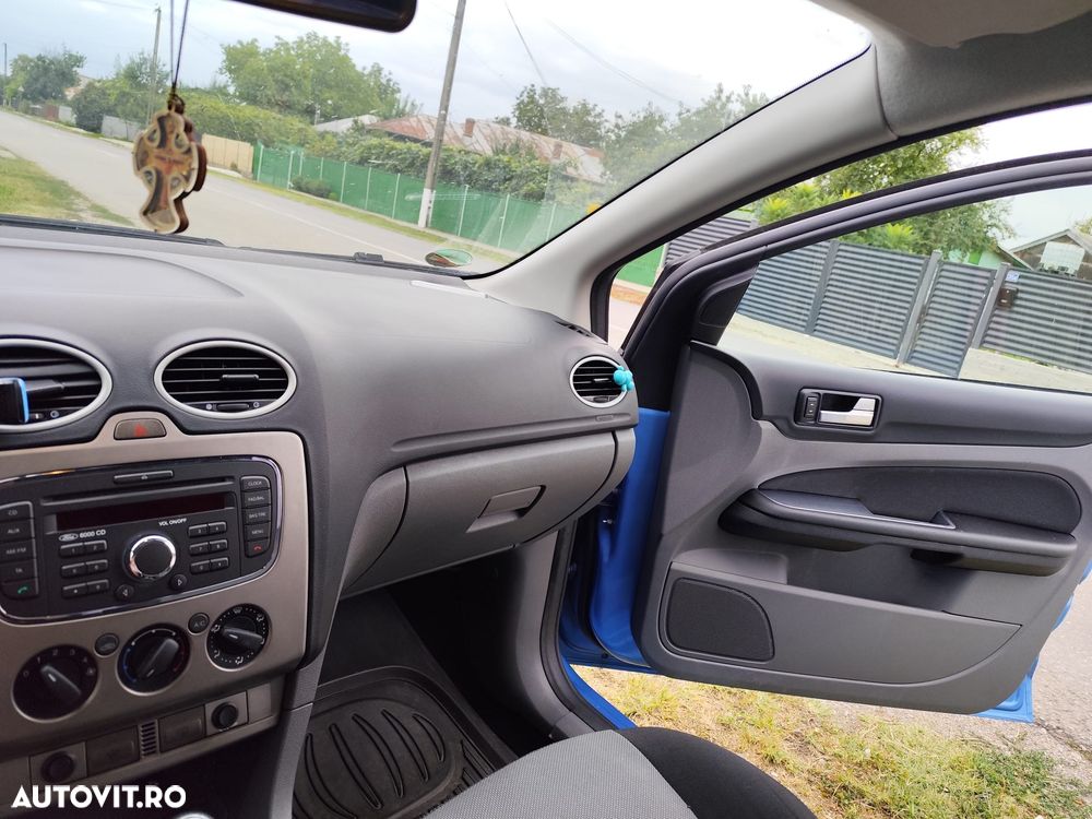 Ford Focus - 12