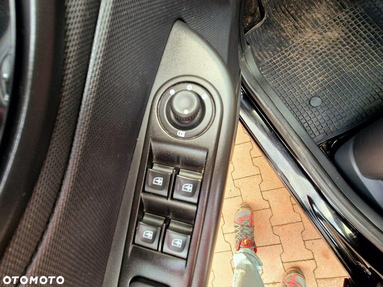 Renault Captur - 16