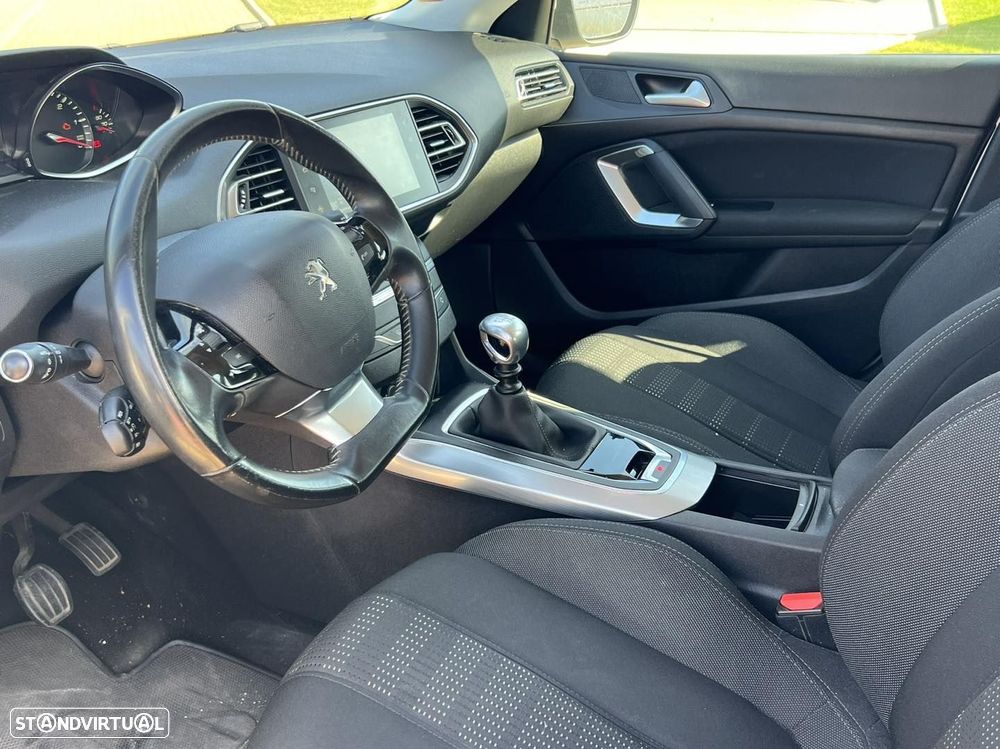 Peugeot 308 - 10