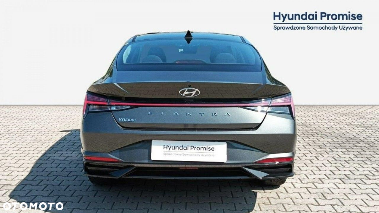 Hyundai Elantra 1.6 Smart CVT - 6