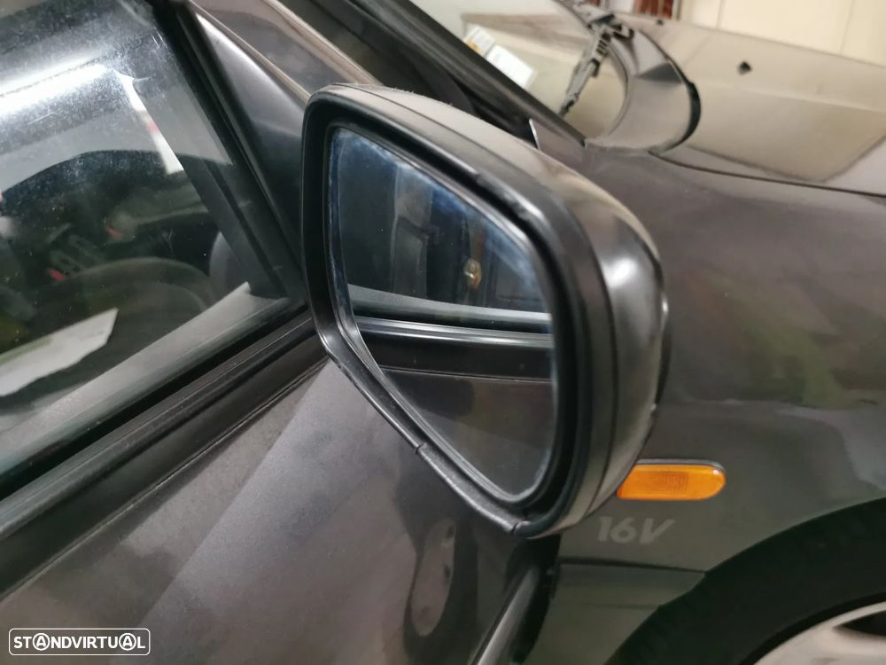 Nissan Primera Hatchback 1.6 LX + - 5