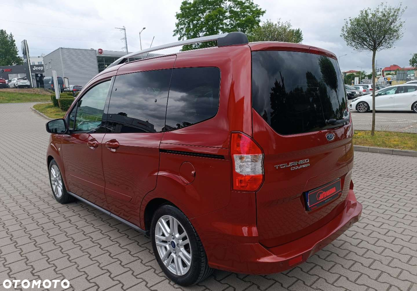 Ford Tourneo Courier - 12
