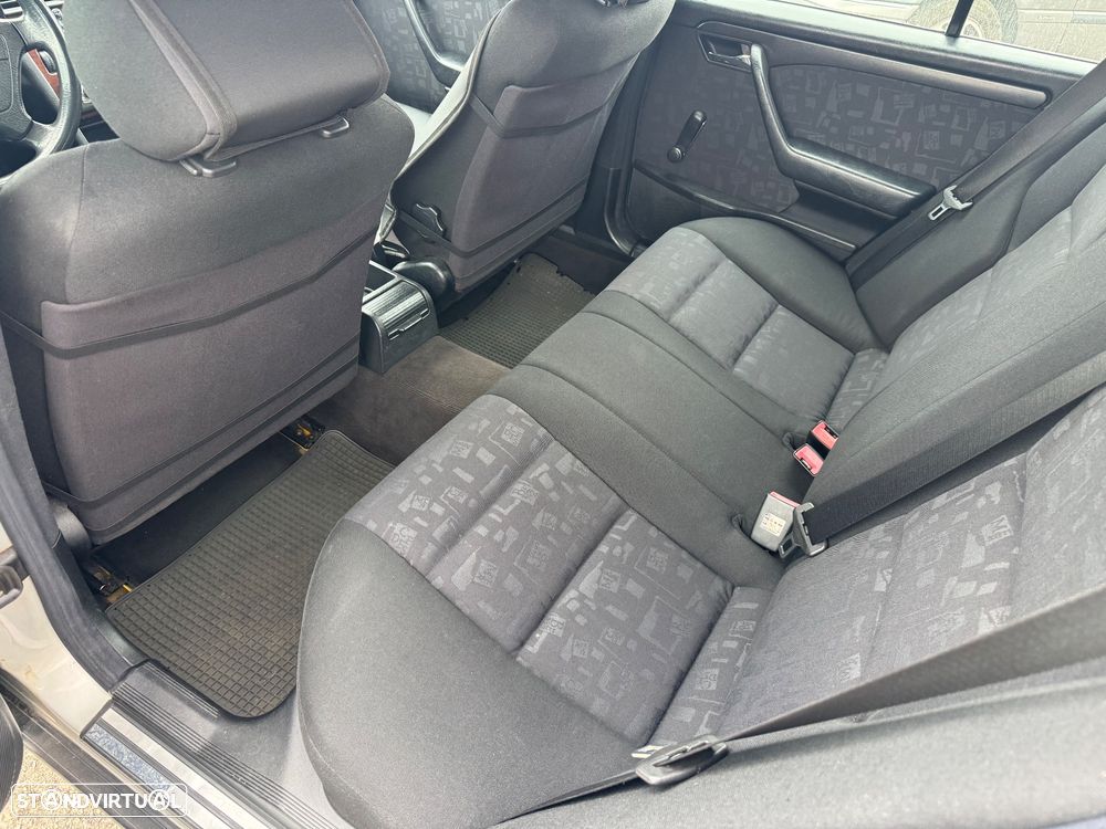 Mercedes-Benz C 220 D Elegance - 10