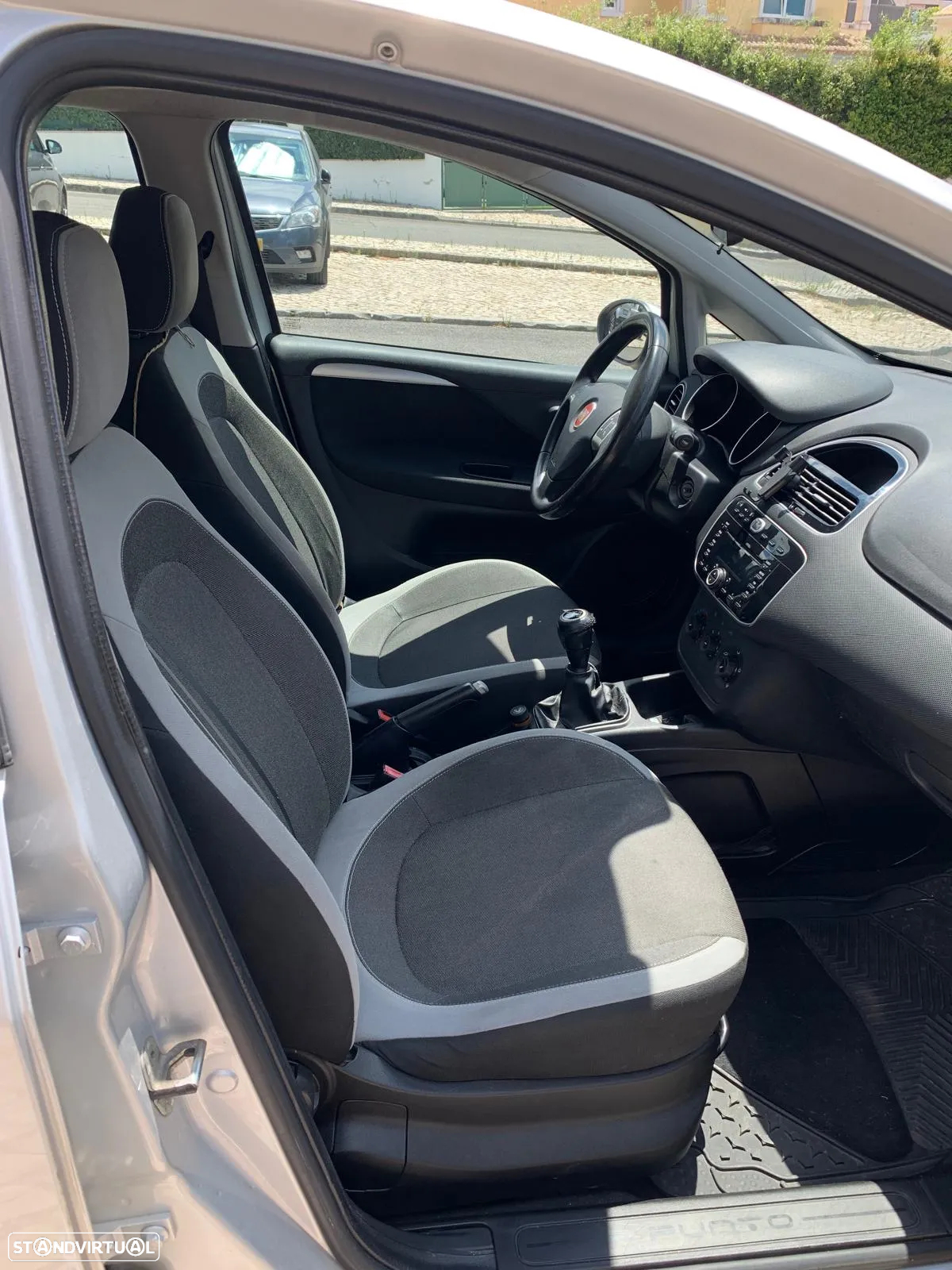 Fiat Punto 1.3 M-Jet Lounge S&S - 14