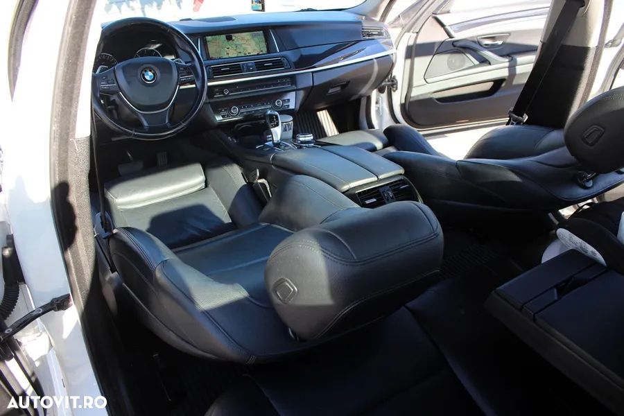 BMW Seria 5 525d xDrive AT - 14