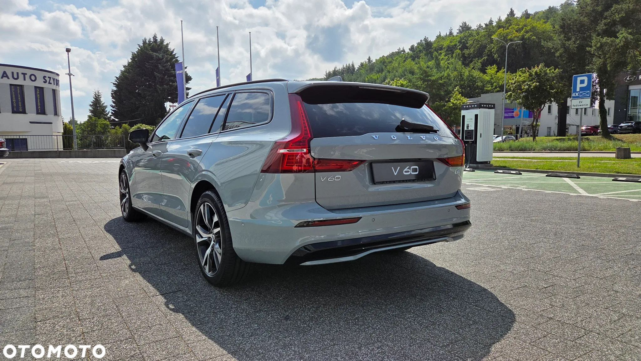 Volvo V60 B4 B Plus Dark - 5