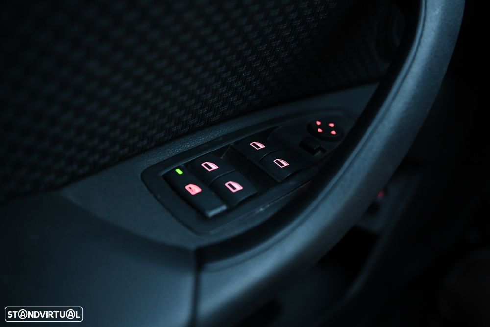 BMW X1 16 d sDrive Advantage - 13