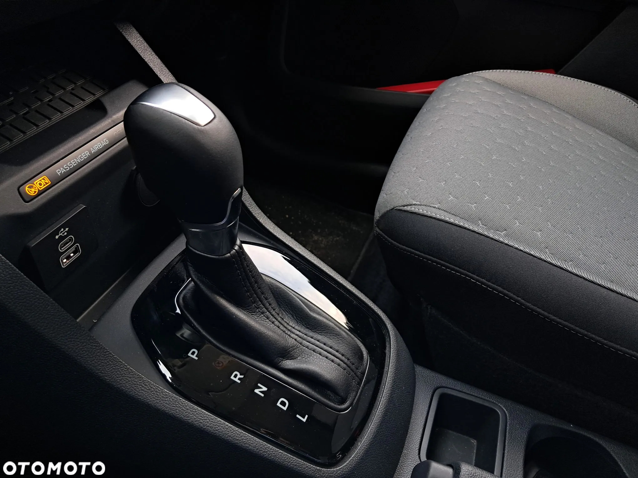 Ford Tourneo Courier 1.0 EcoBoost Titanium - 18