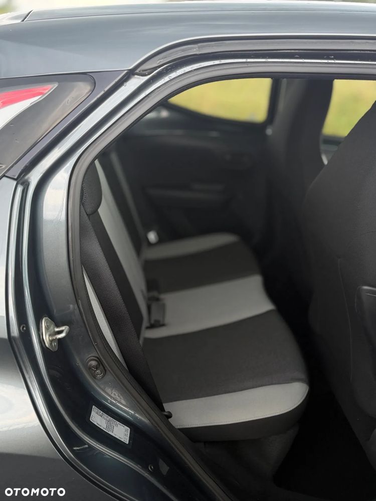Toyota Aygo x-clusiv - 7