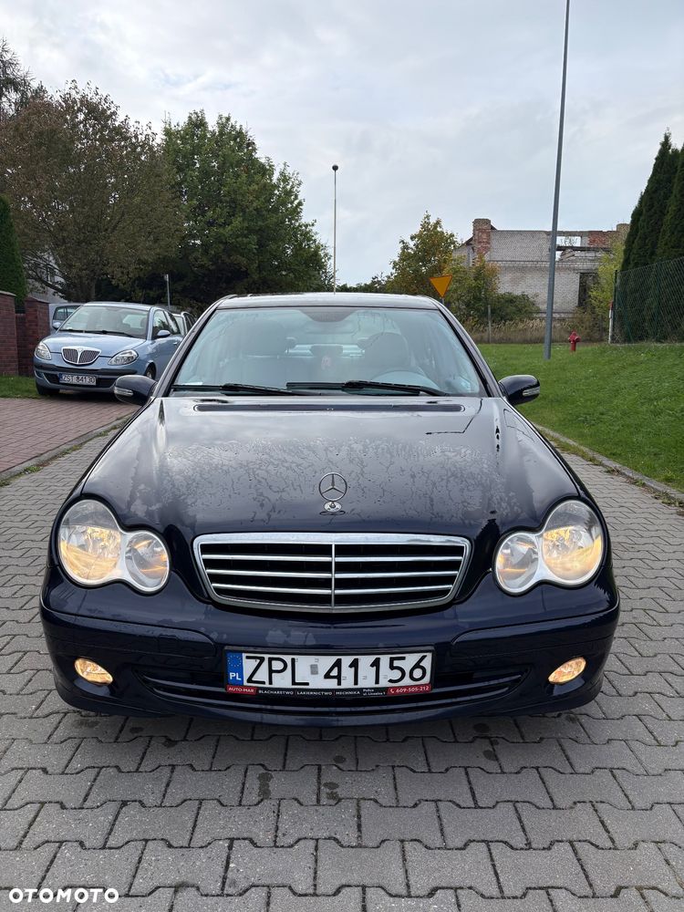 Mercedes-Benz C-Class 2006 photo 4
