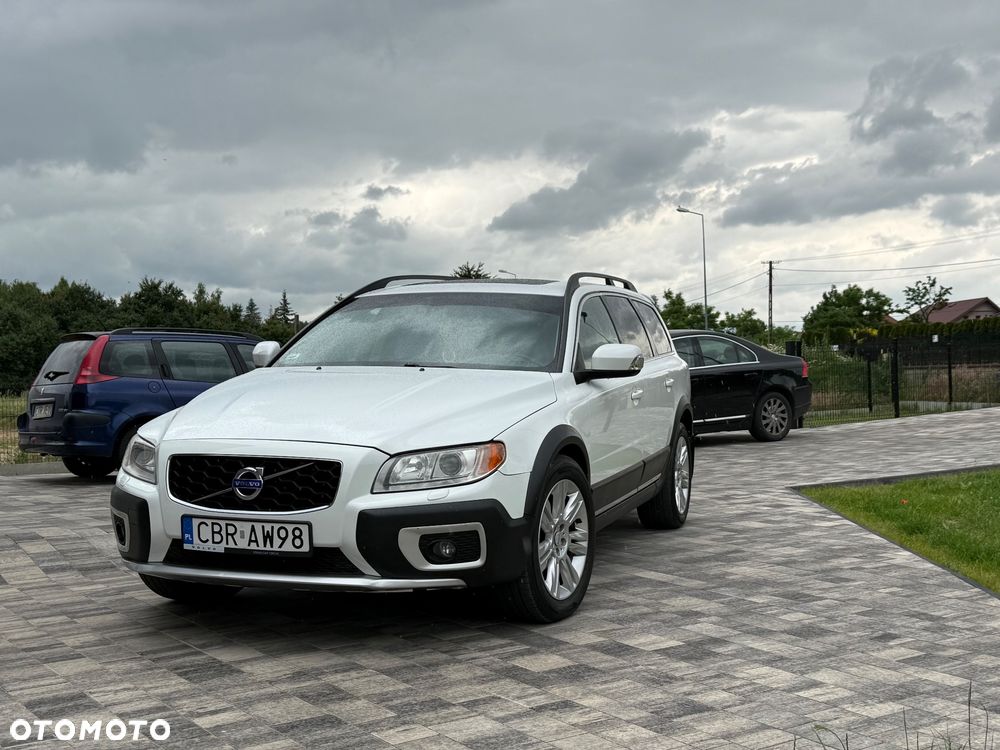 Volvo XC 70 D5 AWD Momentum - 8