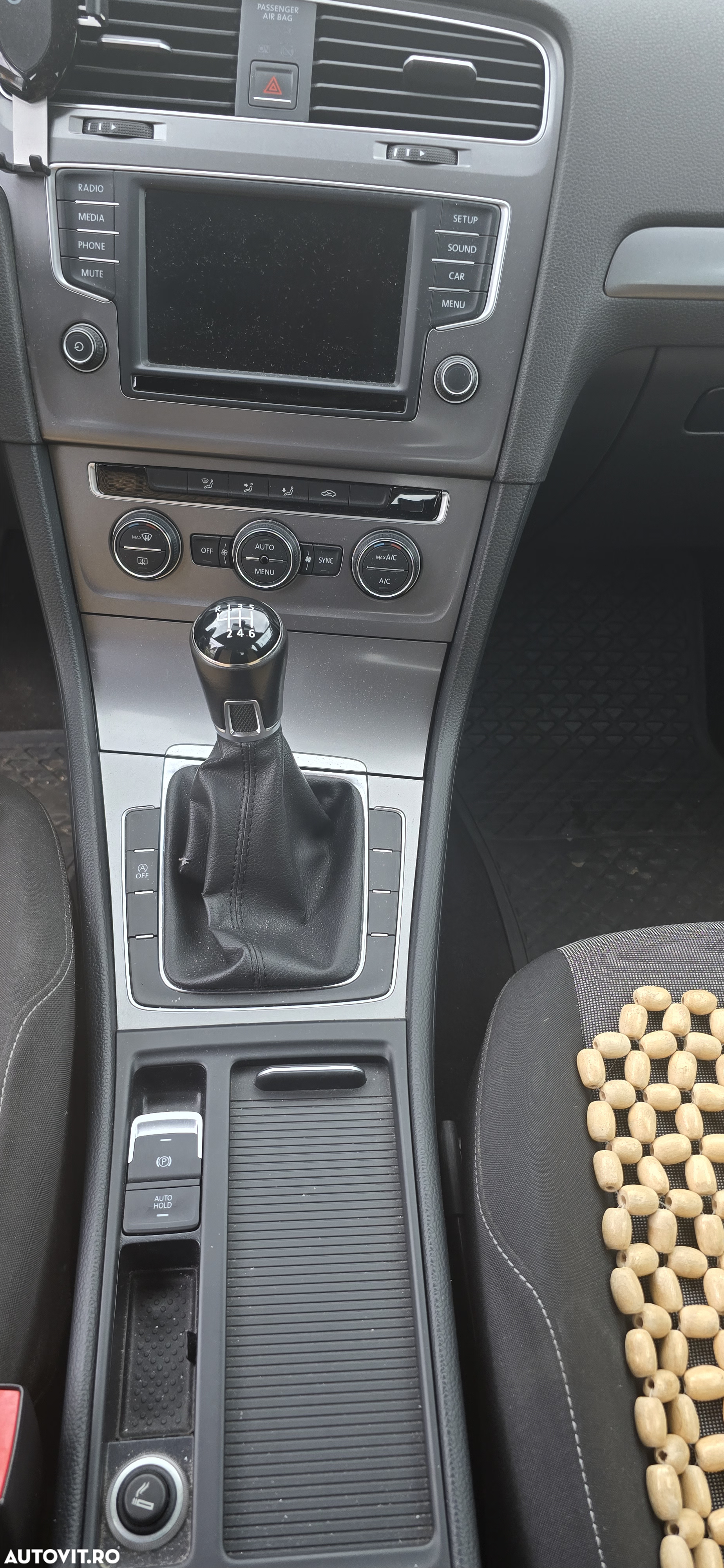 Volkswagen Golf - 10
