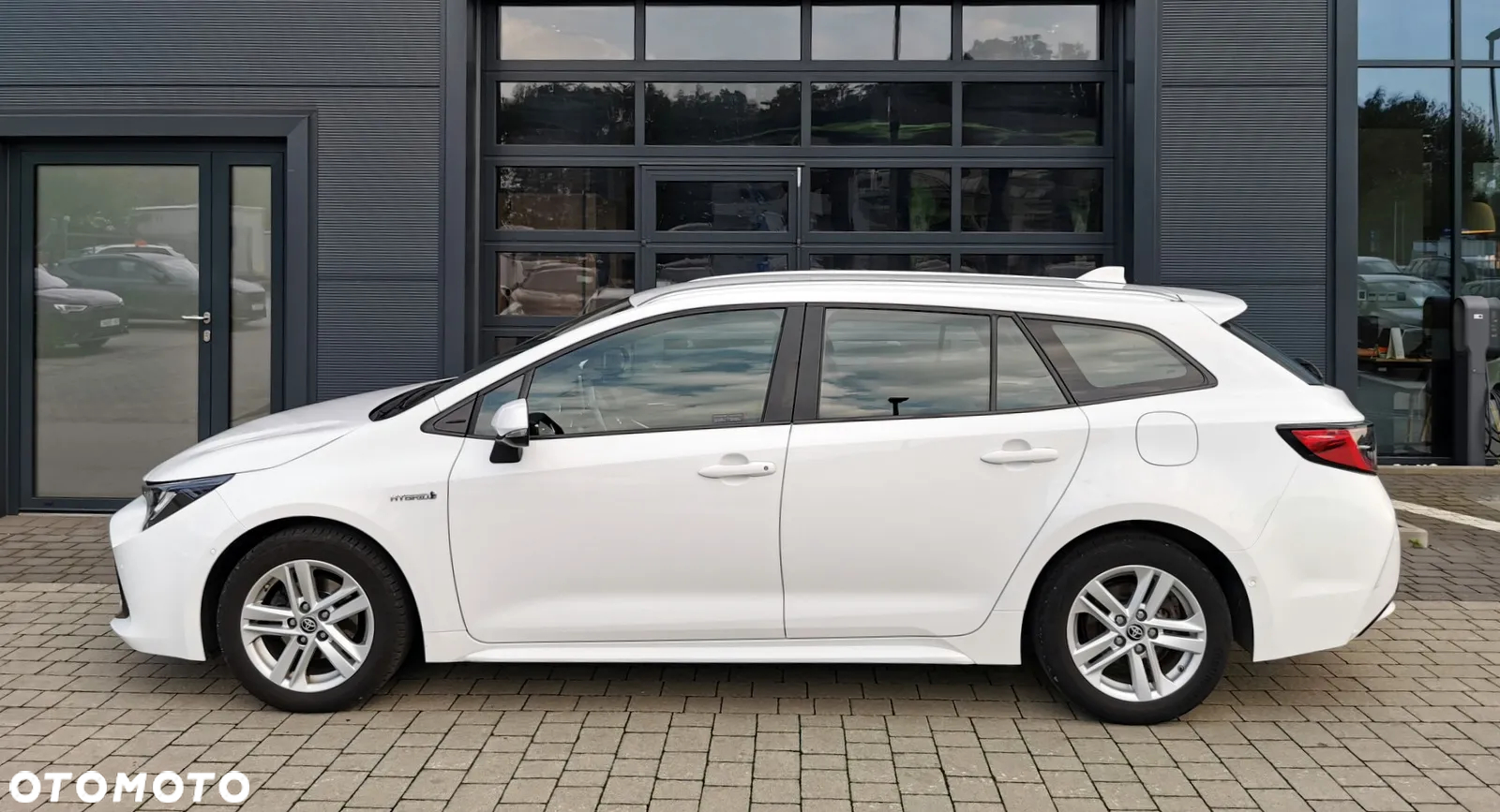Toyota Corolla 1.8 Hybrid Comfort - 17