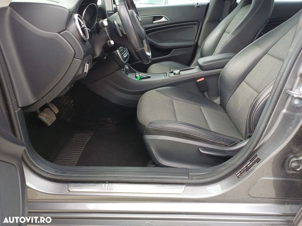 Mercedes-Benz CLA 200 - 12