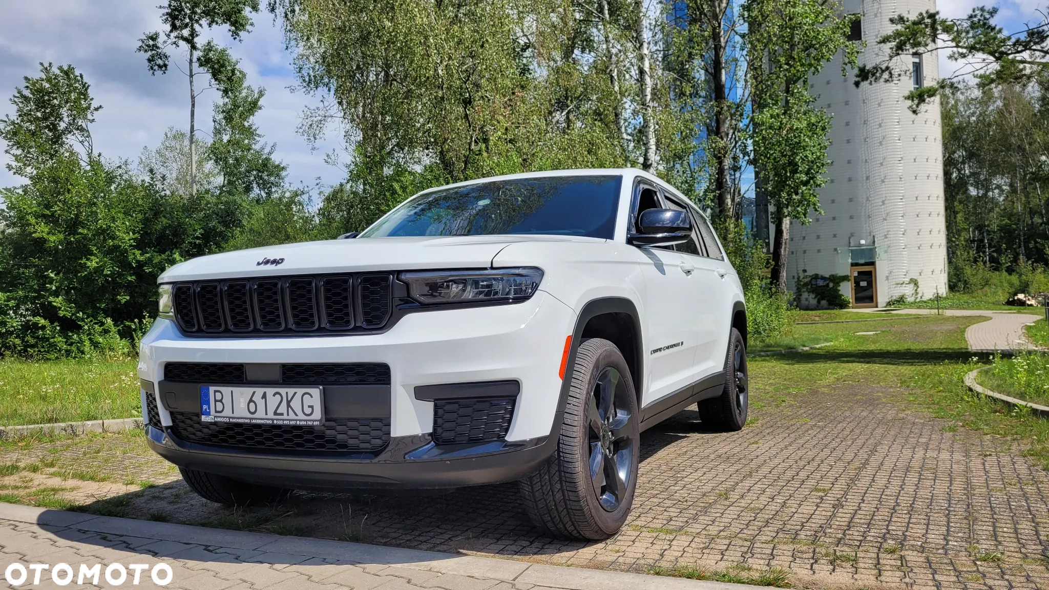 Jeep Grand Cherokee - 30