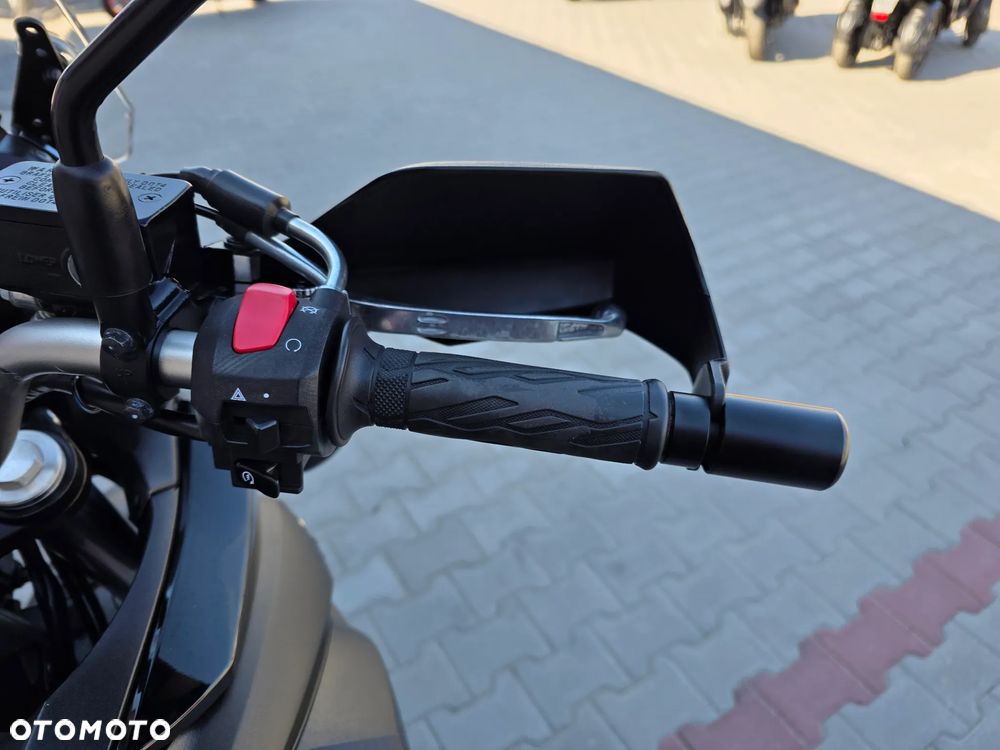 Suzuki V-STROM - 17
