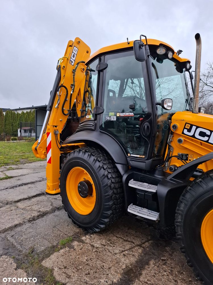 JCB 4CX - 28