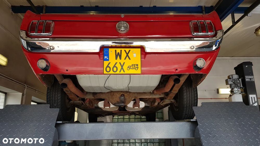 Ford Mustang - 32