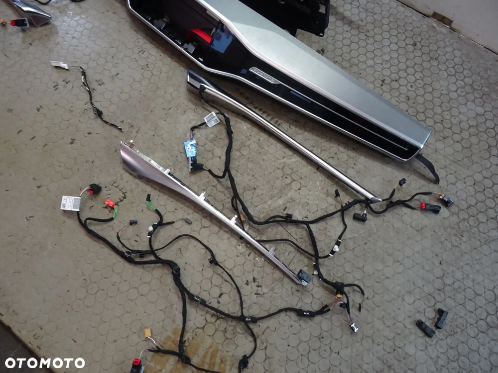 QQ2 led ambiente oswietlenie kolor Audi A6 C8 czesci - 3