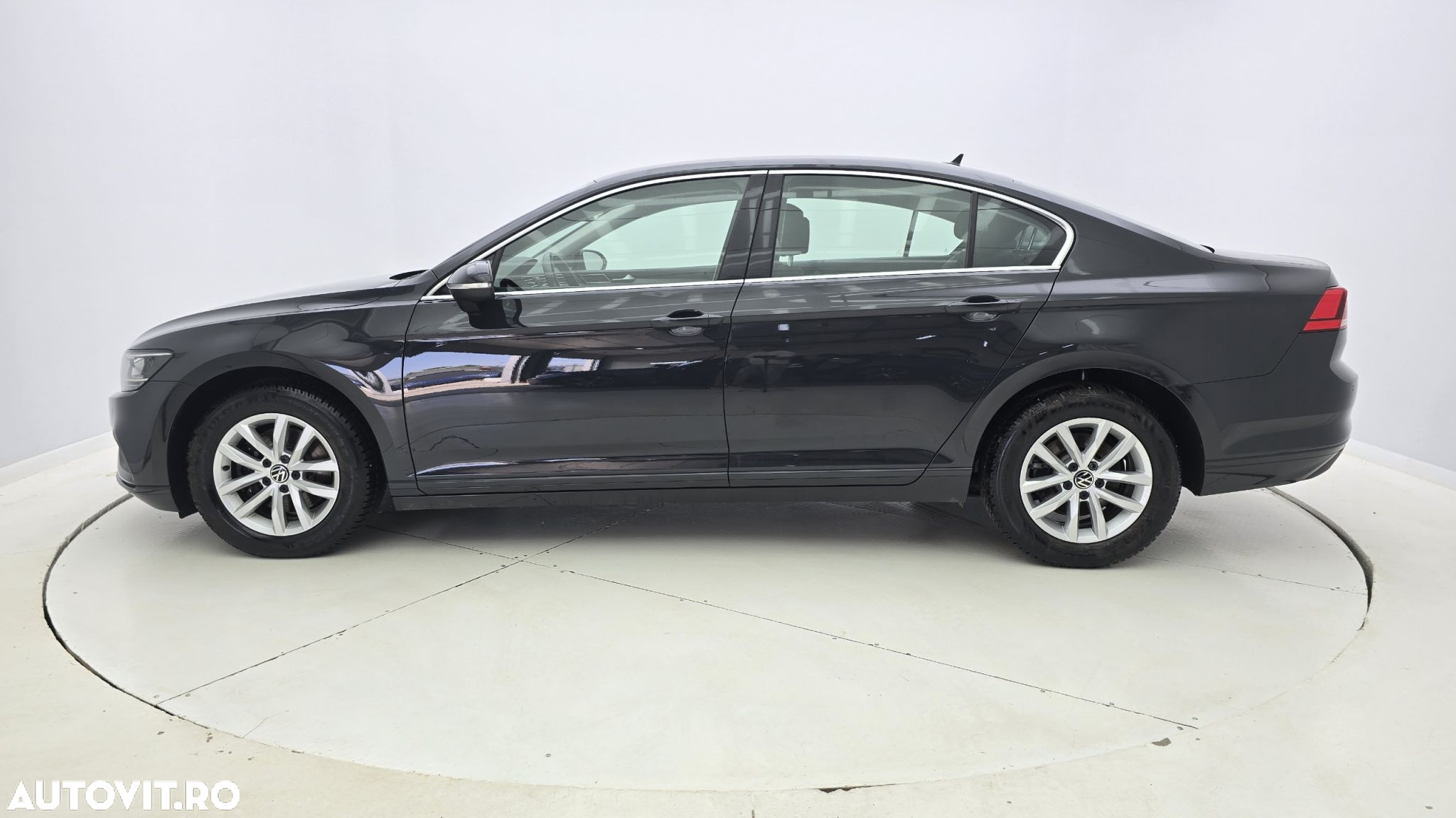 Volkswagen Passat 2.0 TDI DSG Comfortline - 9