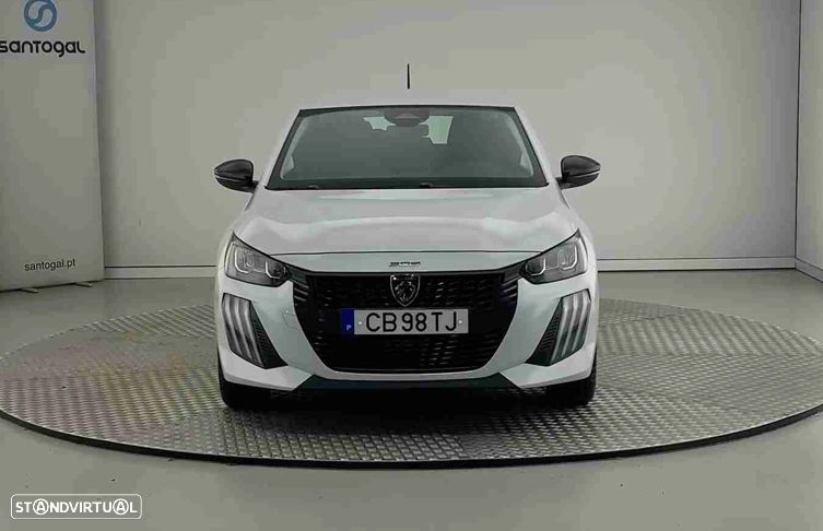 Peugeot 208 - 8