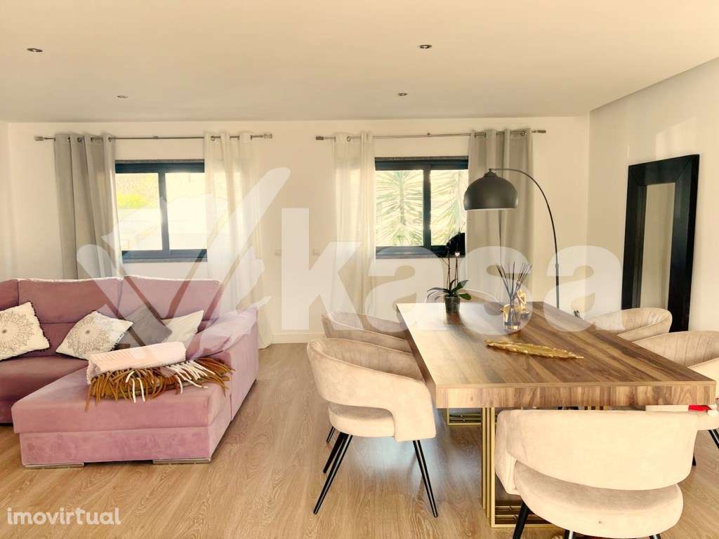 Moradia Isolada T4 com Jardim e Garagem em Santo António da Charnec... - Grande imagem: 4/25