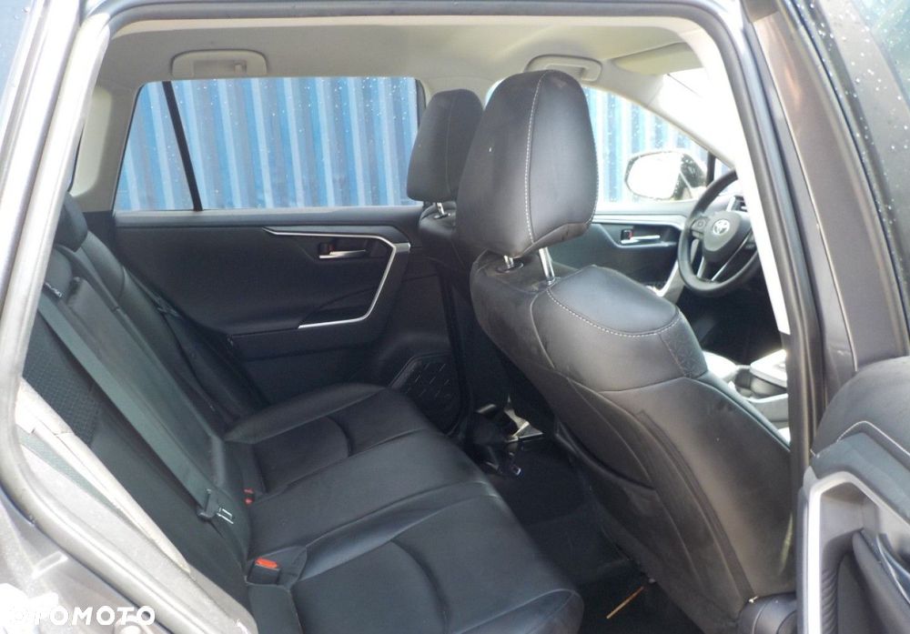 Toyota RAV4 - 16