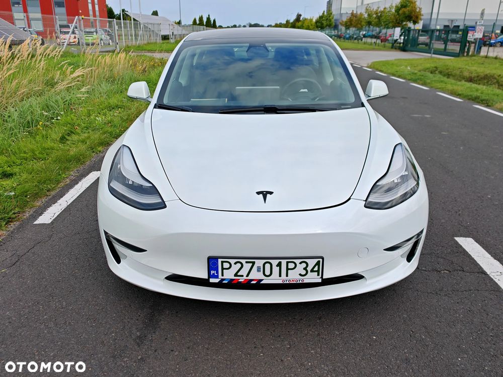 Tesla Model 3 - 12