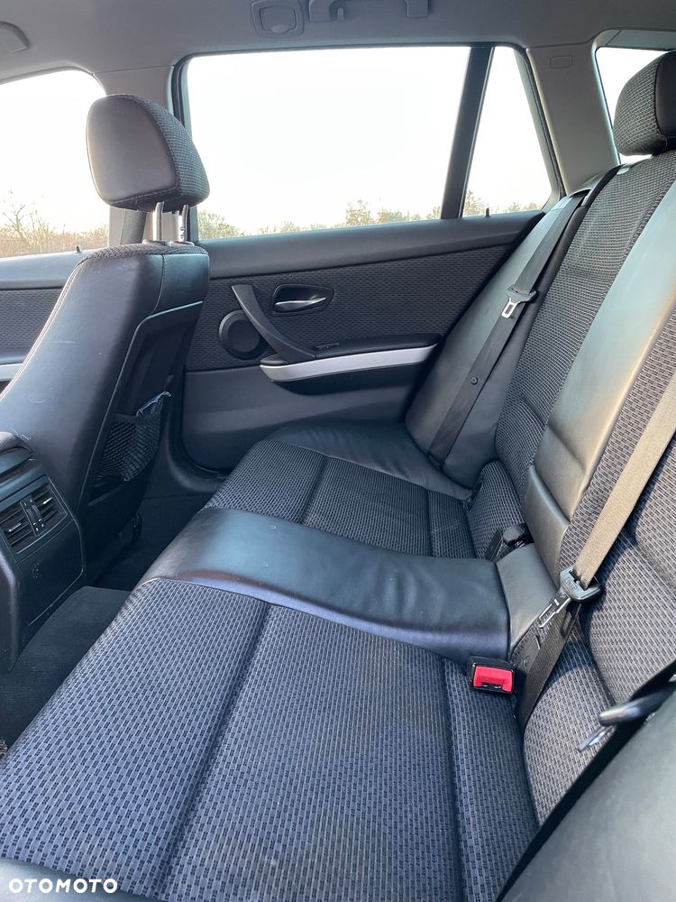 BMW Seria 3 320i - 15